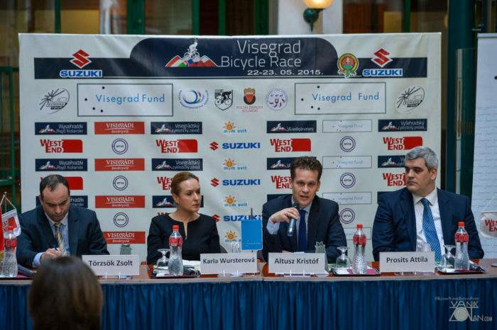 Törzsök Zsolt főszervező, Karla Wursterová, a Nemzetközi Visegrádi Alap igazgatója, Altusz Kristóf helyettes államtitkár és Prosits Attila, a WestEnd City Center ügyvezető igazgatója (b-j) a sajtótájékoztatón (Fotó: Vanik Zoltán)