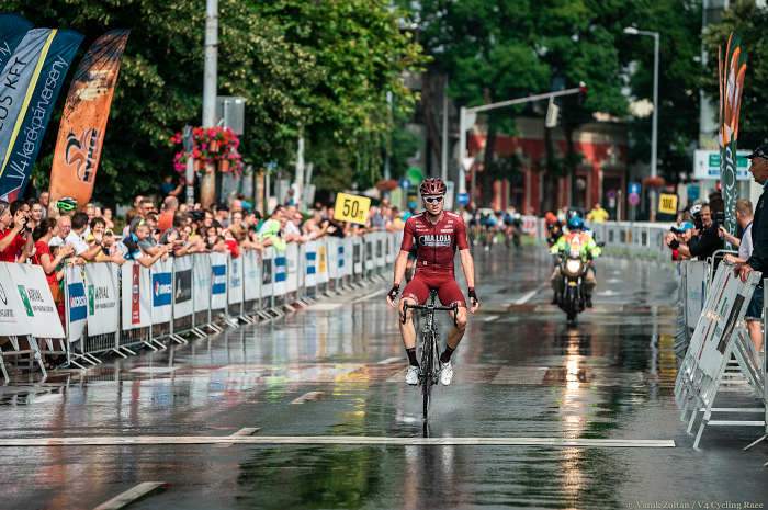 V4 Special Series 2019/1